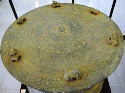 Vive passion des collectionneurs d'antiquités de Thang Long